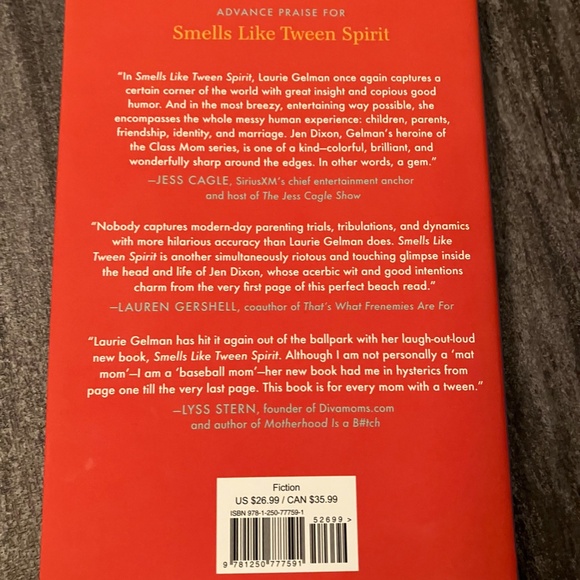 2-pack Laurie Gelman books: Class Mom series - Picture 8 of 11